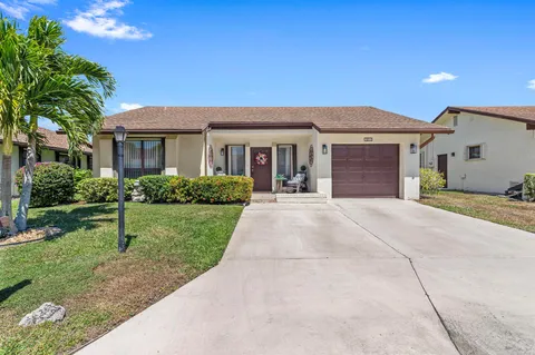 6109 Peachtree Lane, Greenacres, FL MLS: R11074106