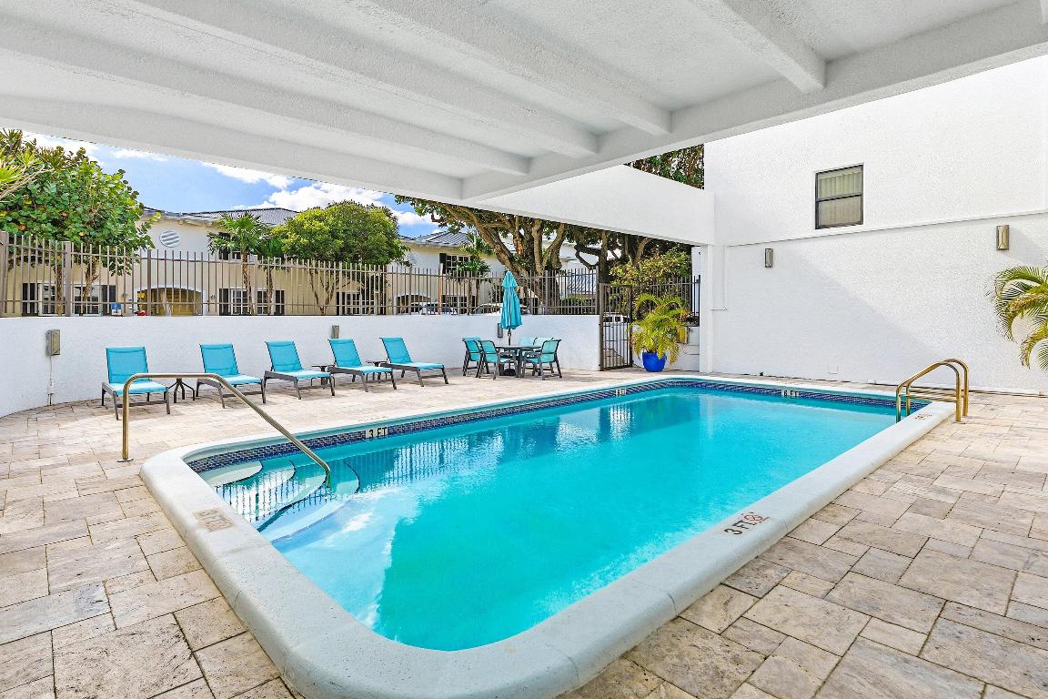 WINDEMERE HOUSE CONDO - Residential