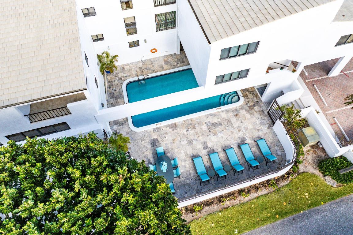 WINDEMERE HOUSE CONDO - Residential