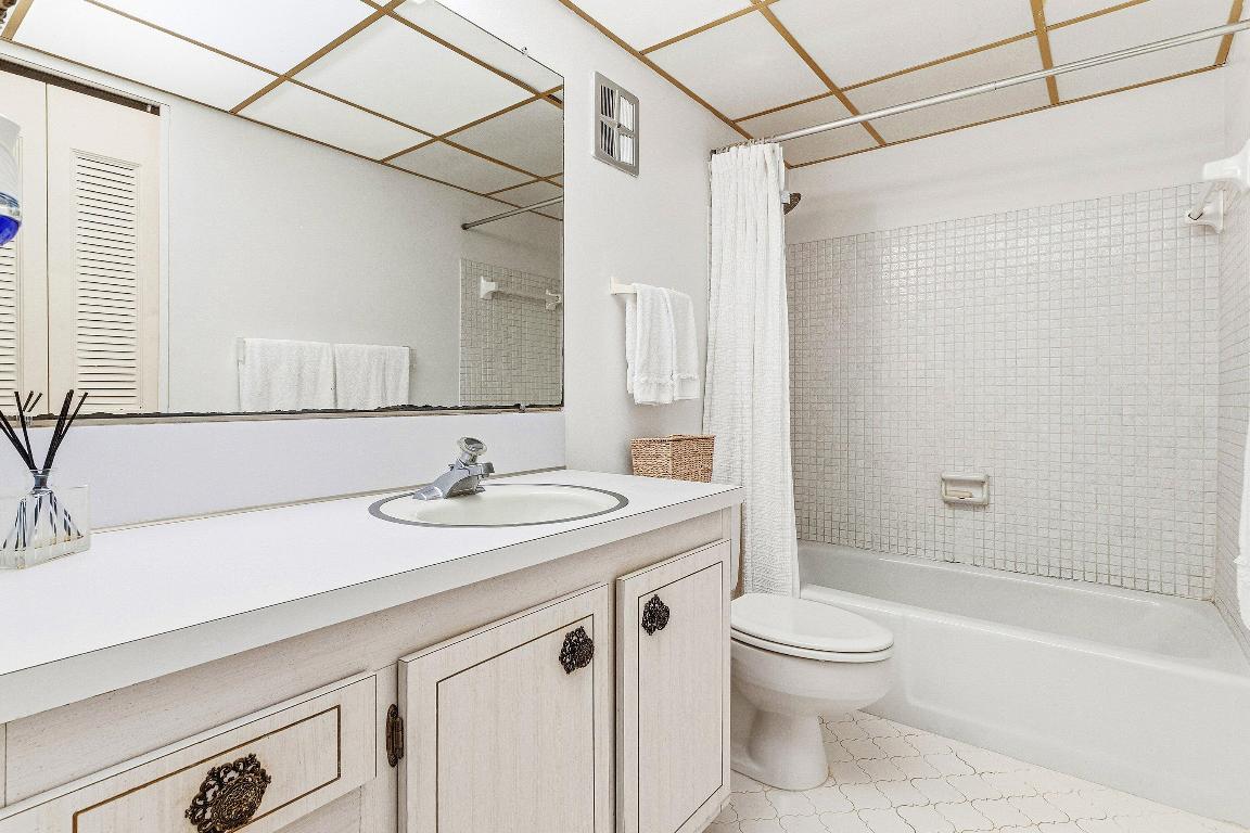 WINDEMERE HOUSE CONDO - Residential