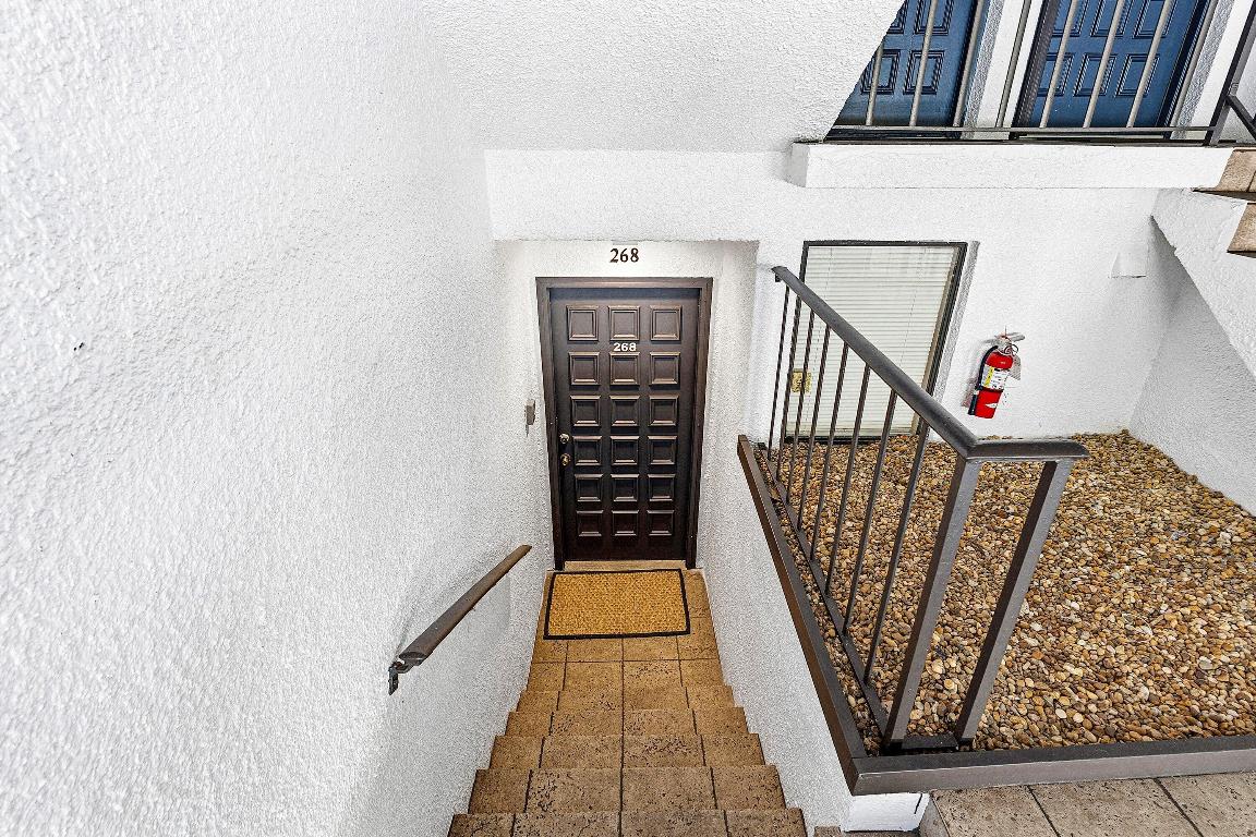 WINDEMERE HOUSE CONDO - Residential