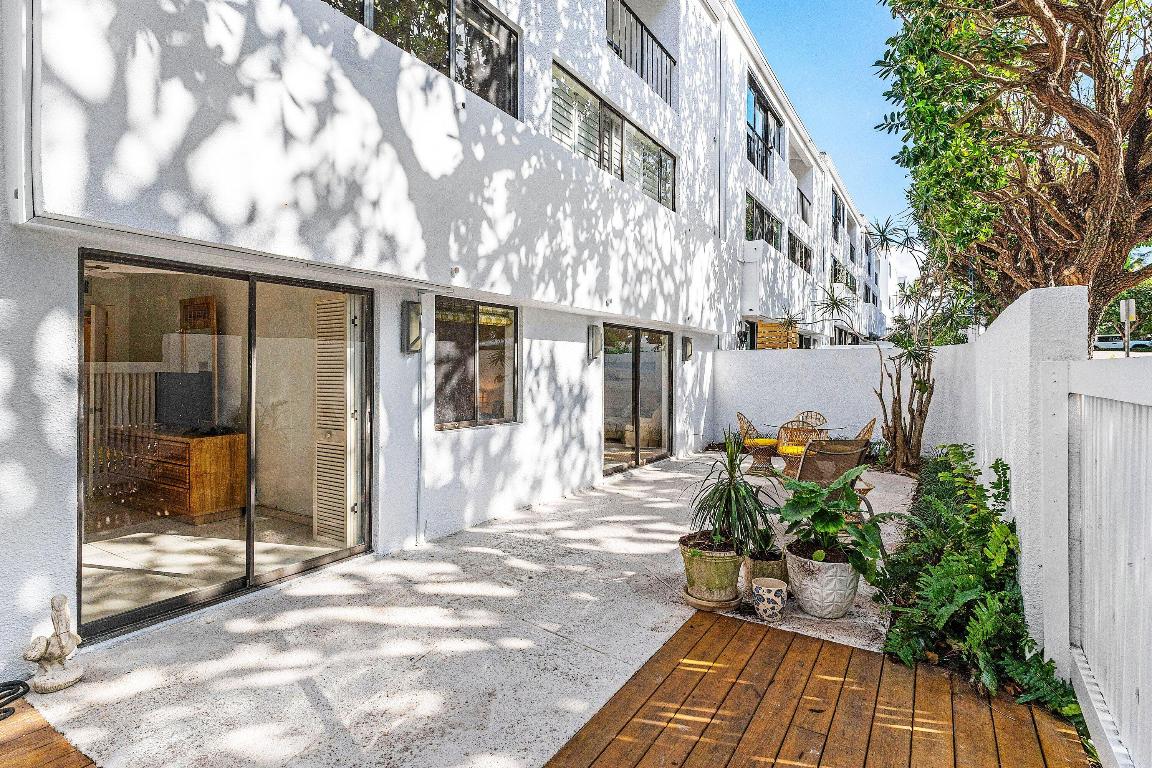 WINDEMERE HOUSE CONDO - Residential