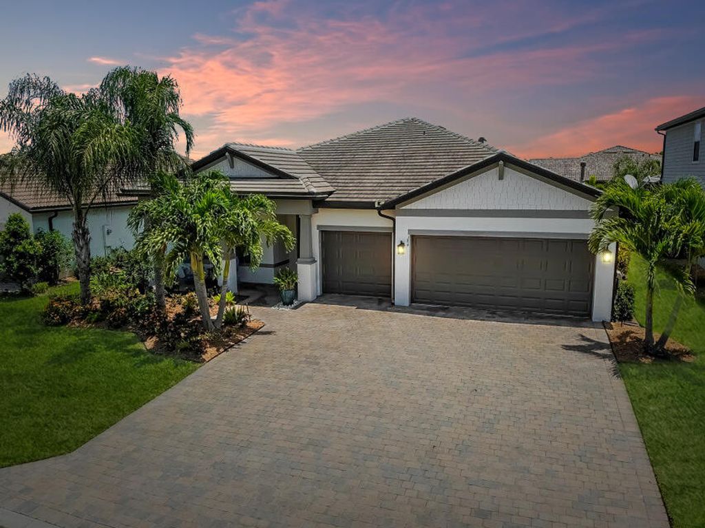 Photo of 384 SE Courances Drive, Port Saint Lucie, FL 34984 (MLS # R10986606)