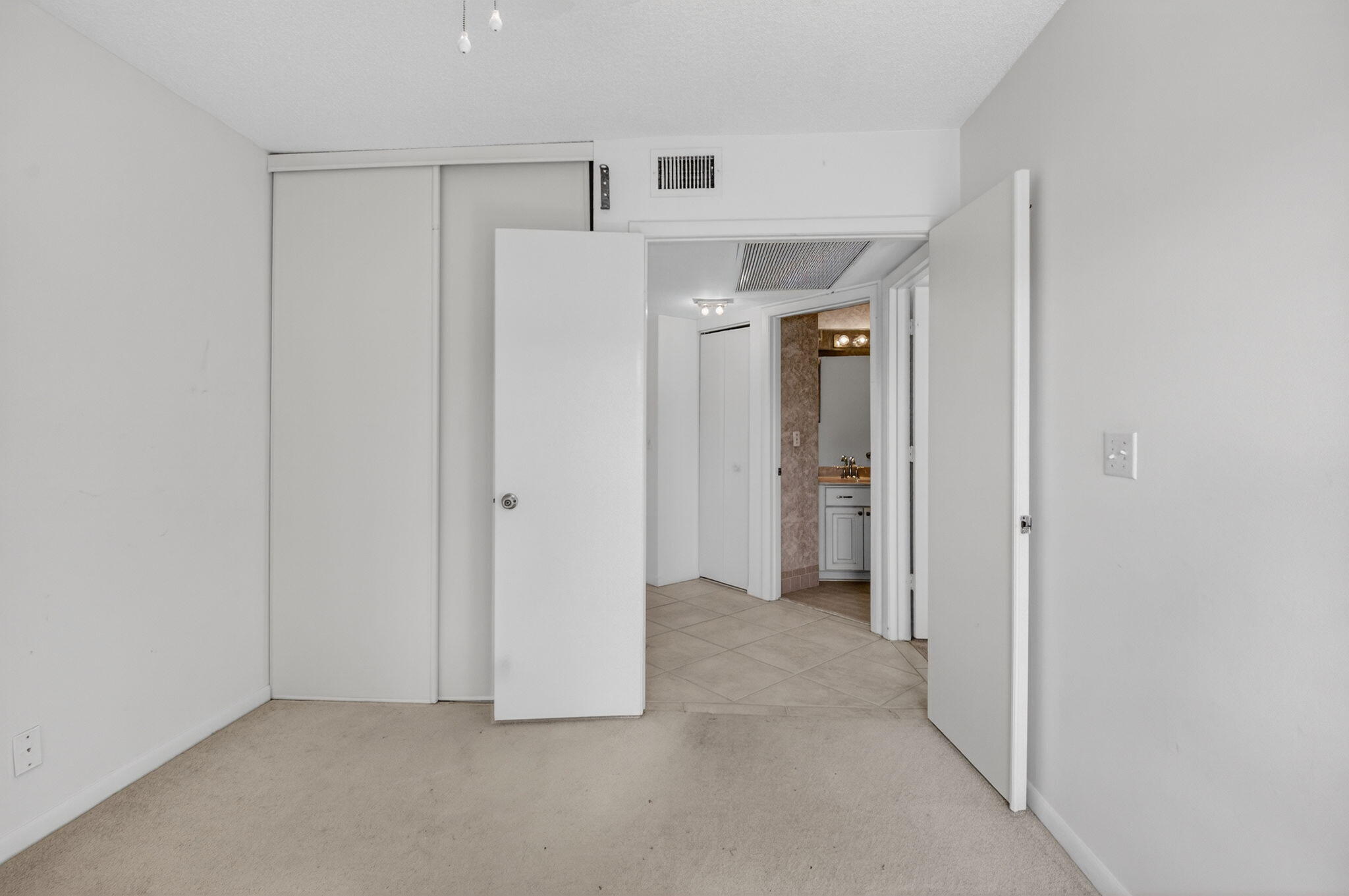 PLATINA / ALEXANDRA VILLAGE - Residential