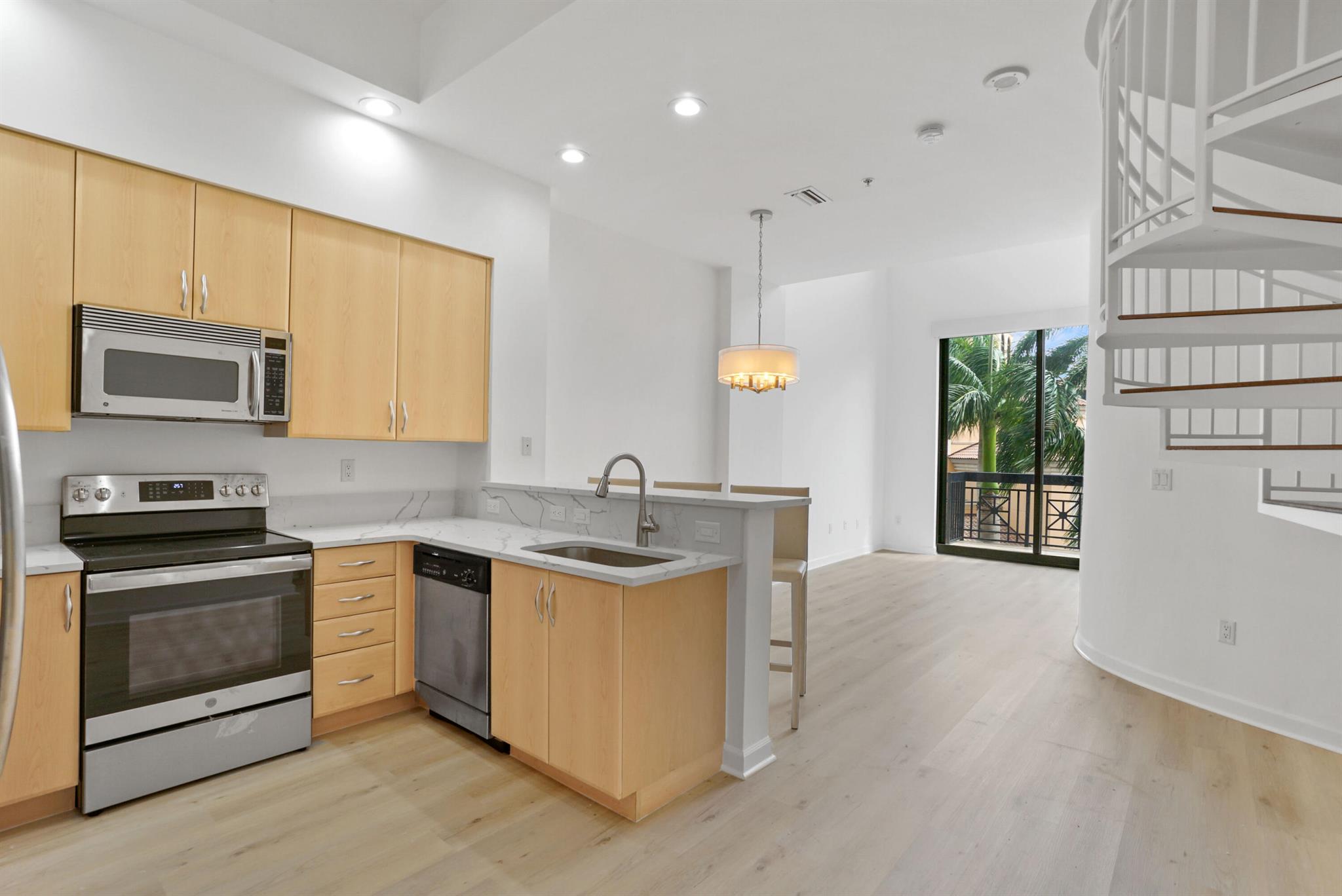 801 S Olive Avenue 211
