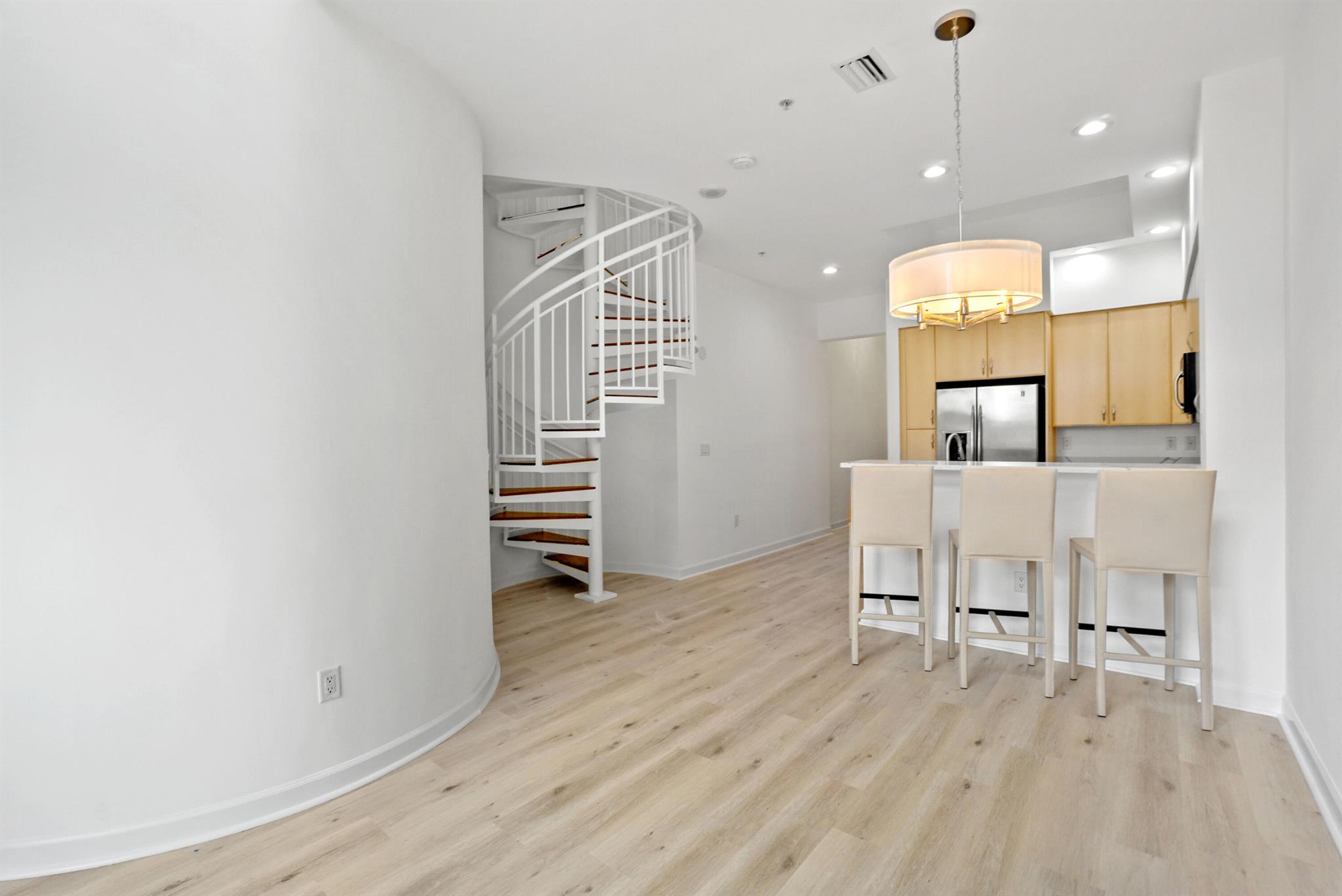 801 S Olive Avenue 211