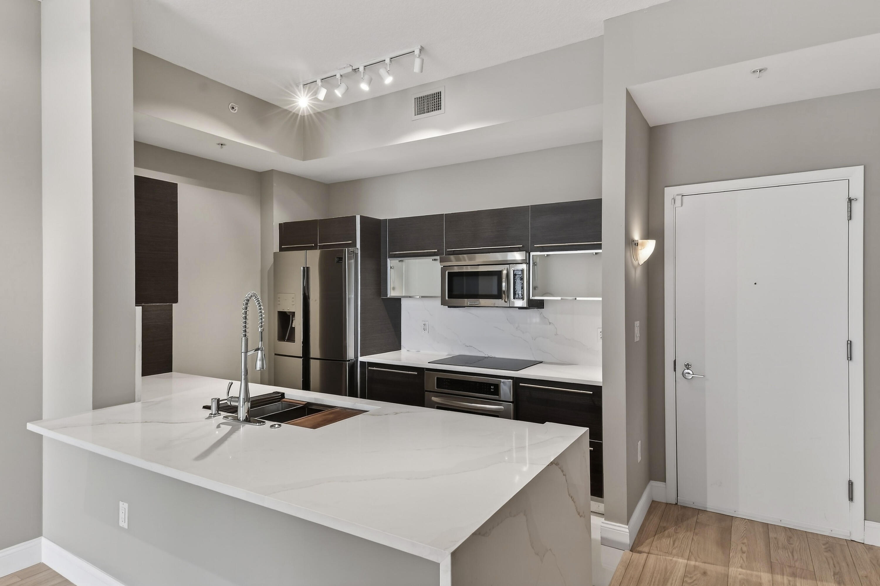 CITYPLACE SOUTH TOWER CONDO - Residential Lease