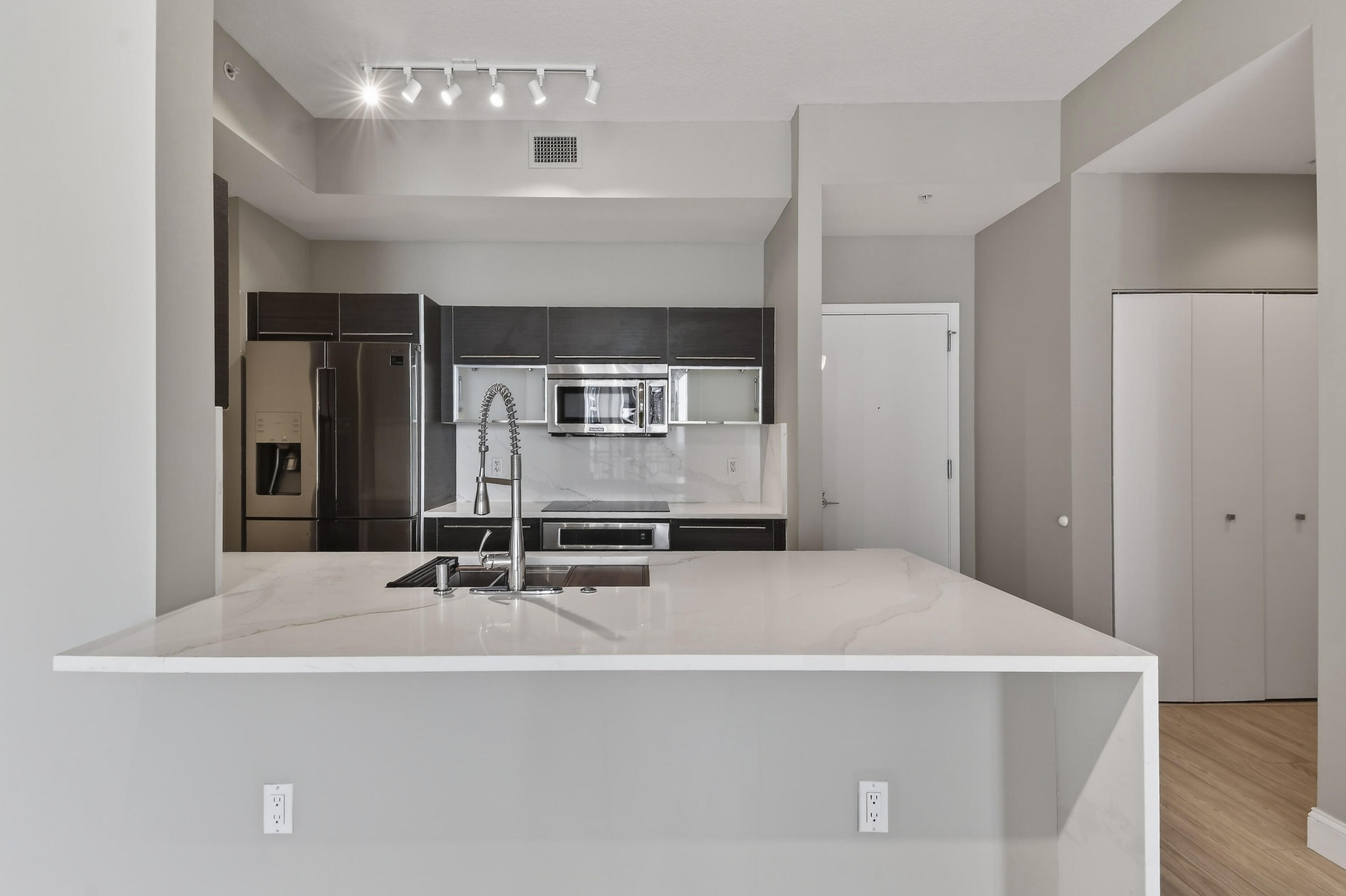 CITYPLACE SOUTH TOWER CONDO - Residential Lease