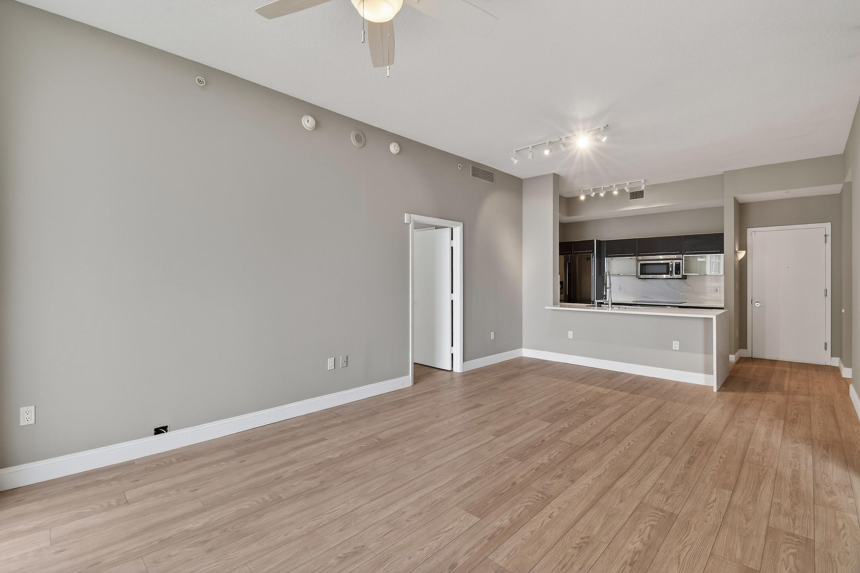 CITYPLACE SOUTH TOWER CONDO - Residential Lease