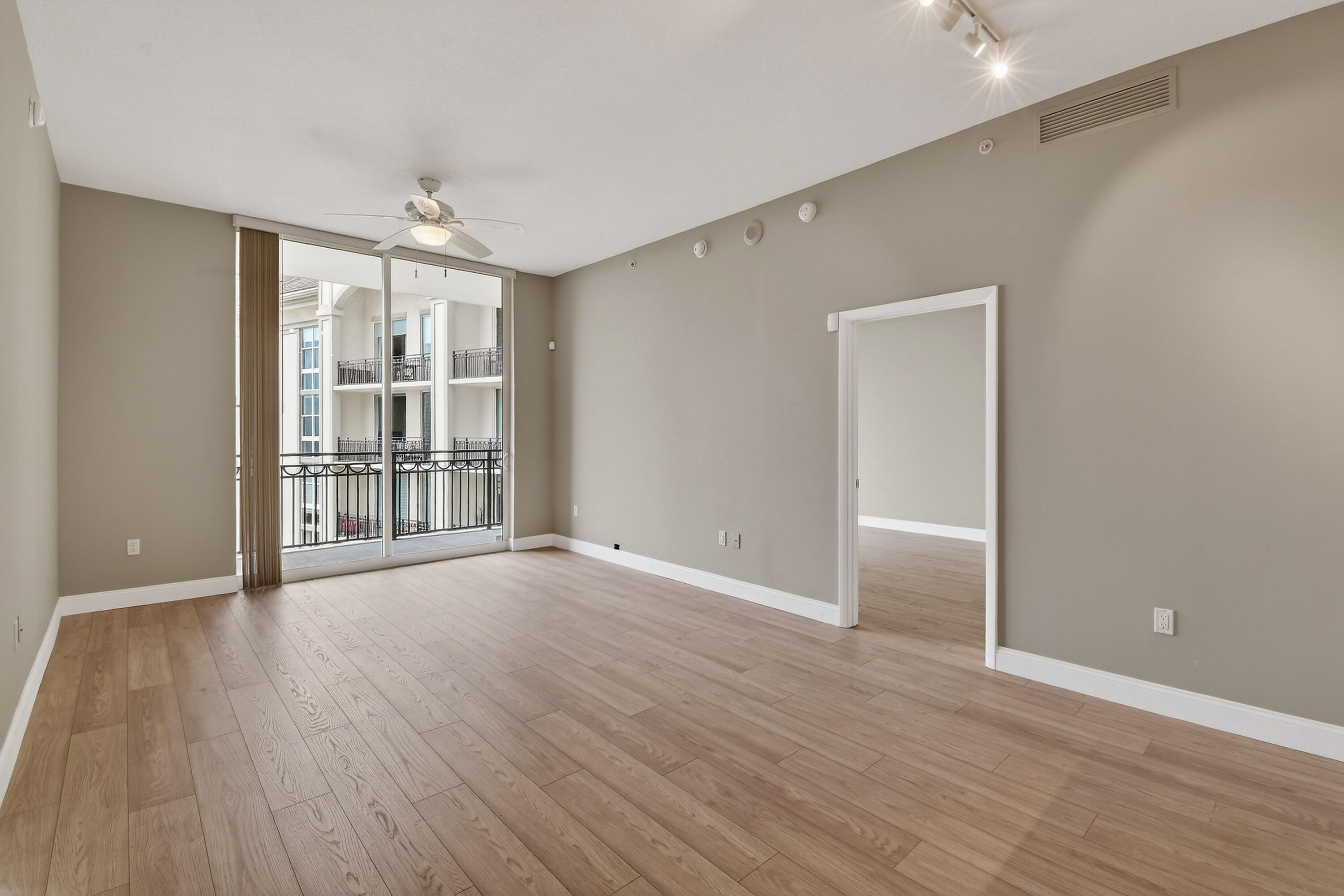 CITYPLACE SOUTH TOWER CONDO - Residential Lease