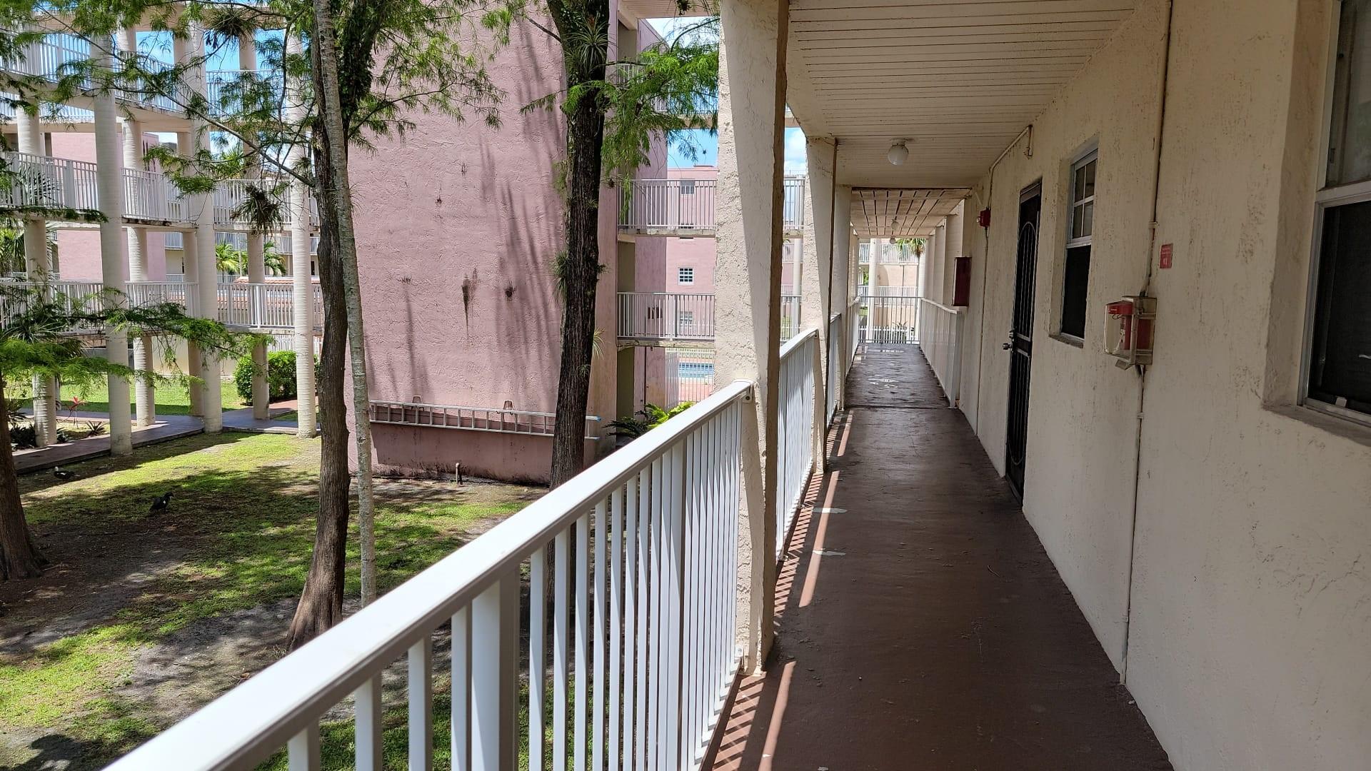 Well-maintained 1-bedroom, 1-bathroom condo in an all-ages community. This centrally located unit offers easy access to public transportation and is within walking distance to shops, restaurants, and everyday conveniences. A basic yet comfortable space—perfect for anyone seeking a convenient and affordable place to call home.