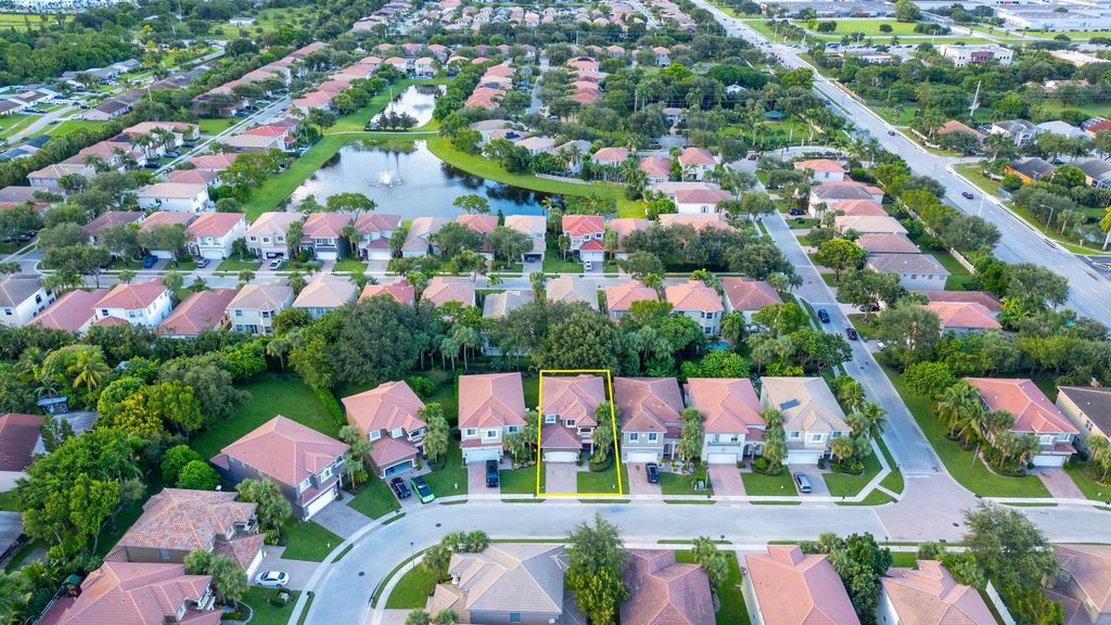 Photo of 1067 Grove Park Circle, Boynton Beach, FL 33436 (MLS # R11126573)