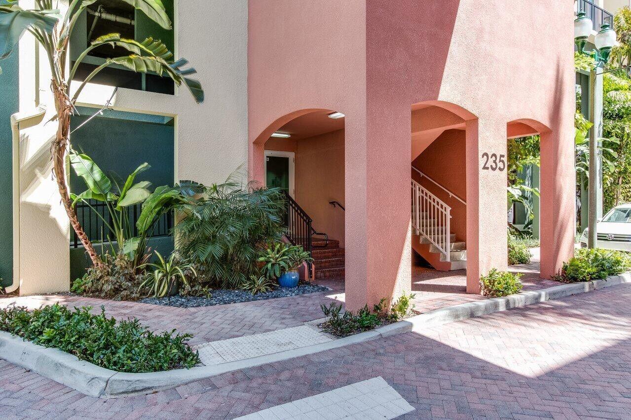 235 NE 1st Street 314