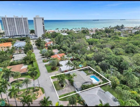 Photo of 3036 NE 19TH Street, Fort Lauderdale, FL 33305 (MLS # B26088584)