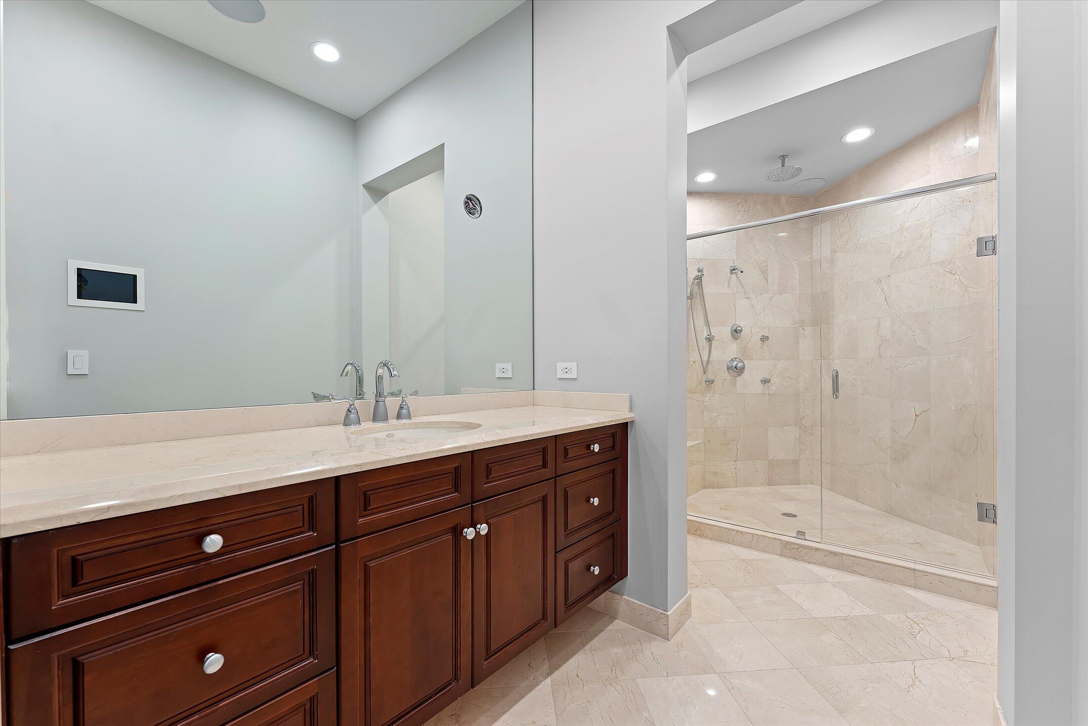 OLYMPIA 1 - Residential