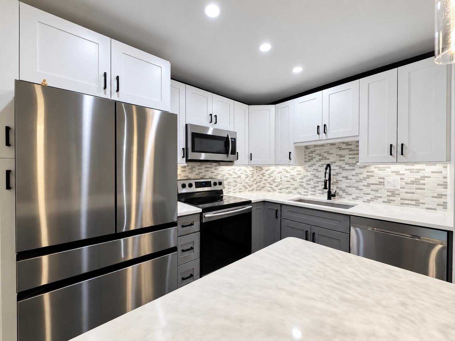 140 CYPRESS CLUB Drive 407