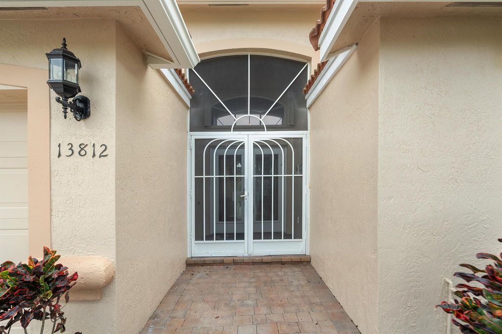 Photo of 13812 Via Nidia, Delray Beach, FL 33446 (MLS # R10949978)