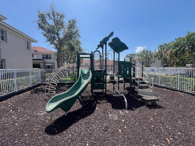 CARRIAGE POINTE TOWNHOMES PUD - Residential Lease