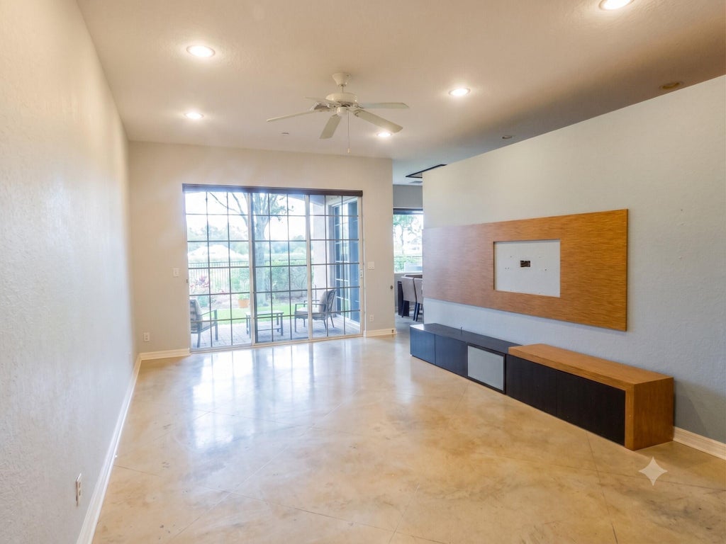 Photo of 30 Beechdale Lane, Boynton Beach, FL 33426 (MLS # B26024114)