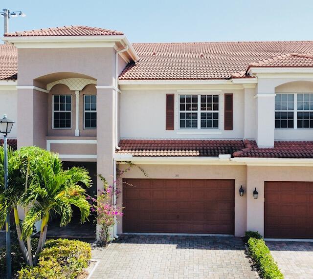 CARRIAGE POINTE TOWNHOMES PUD - Residential Lease