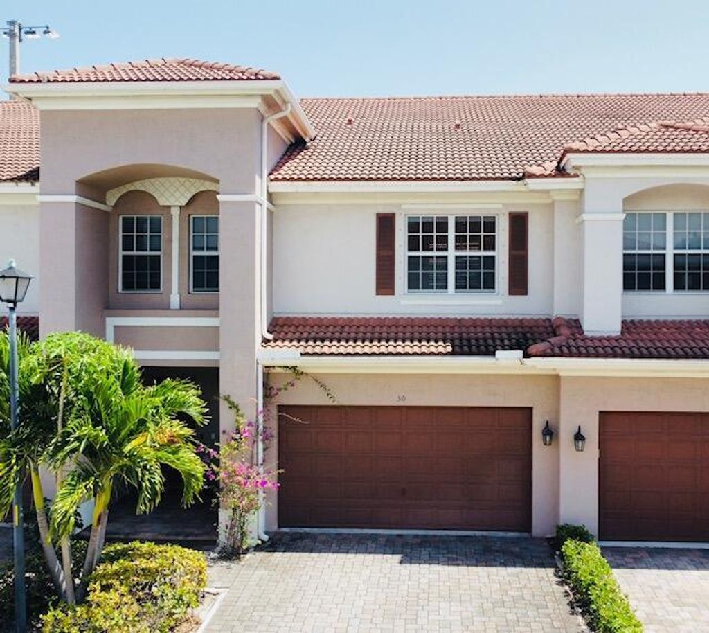 Photo of 30 Beechdale Lane, Boynton Beach, FL 33426 (MLS # B26024114)