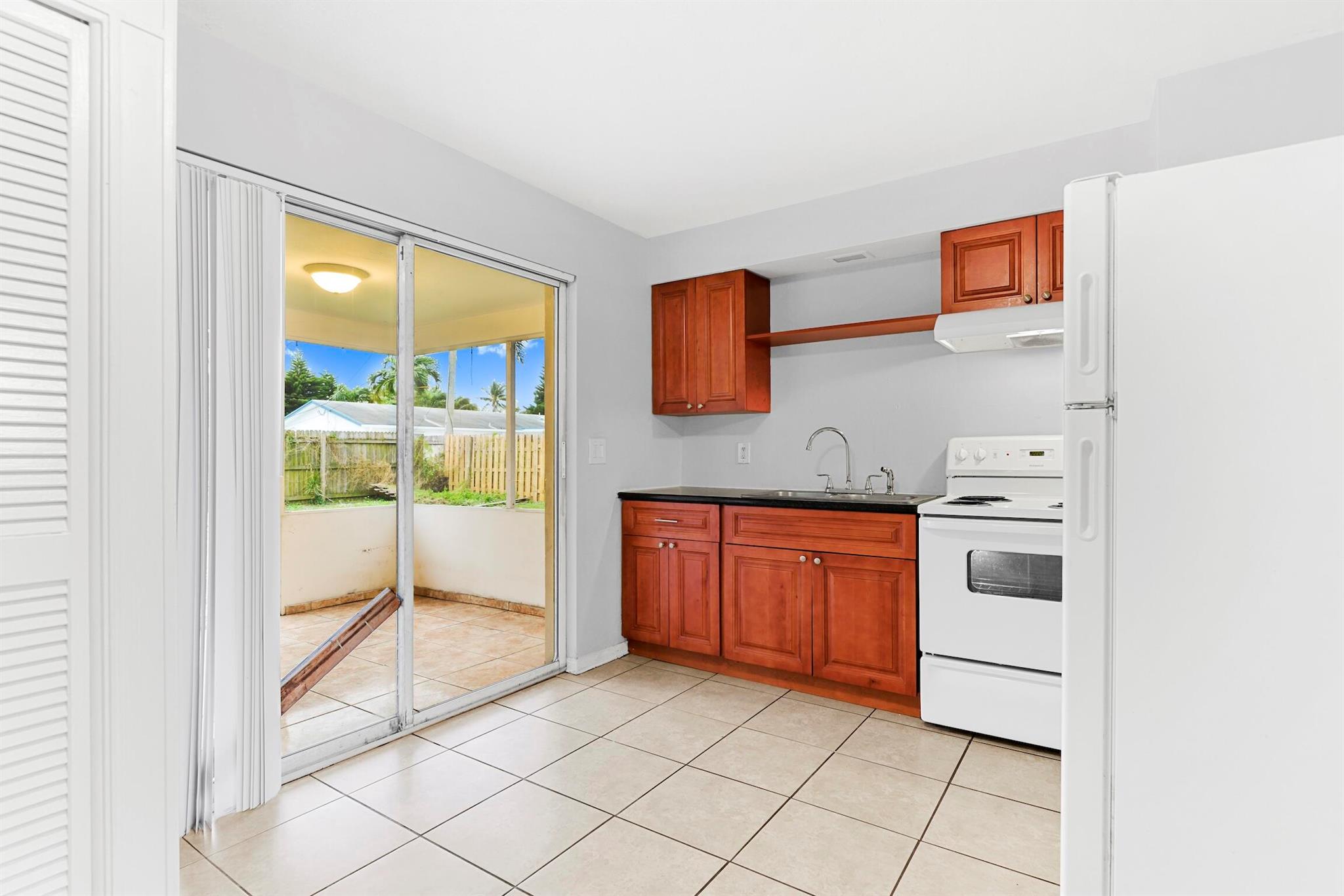 SEACREST ESTATES - Residential Lease