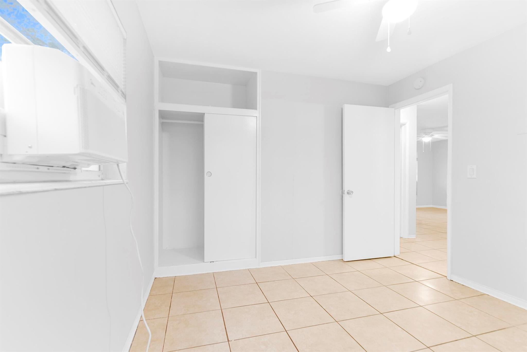 SEACREST ESTATES - Residential Lease