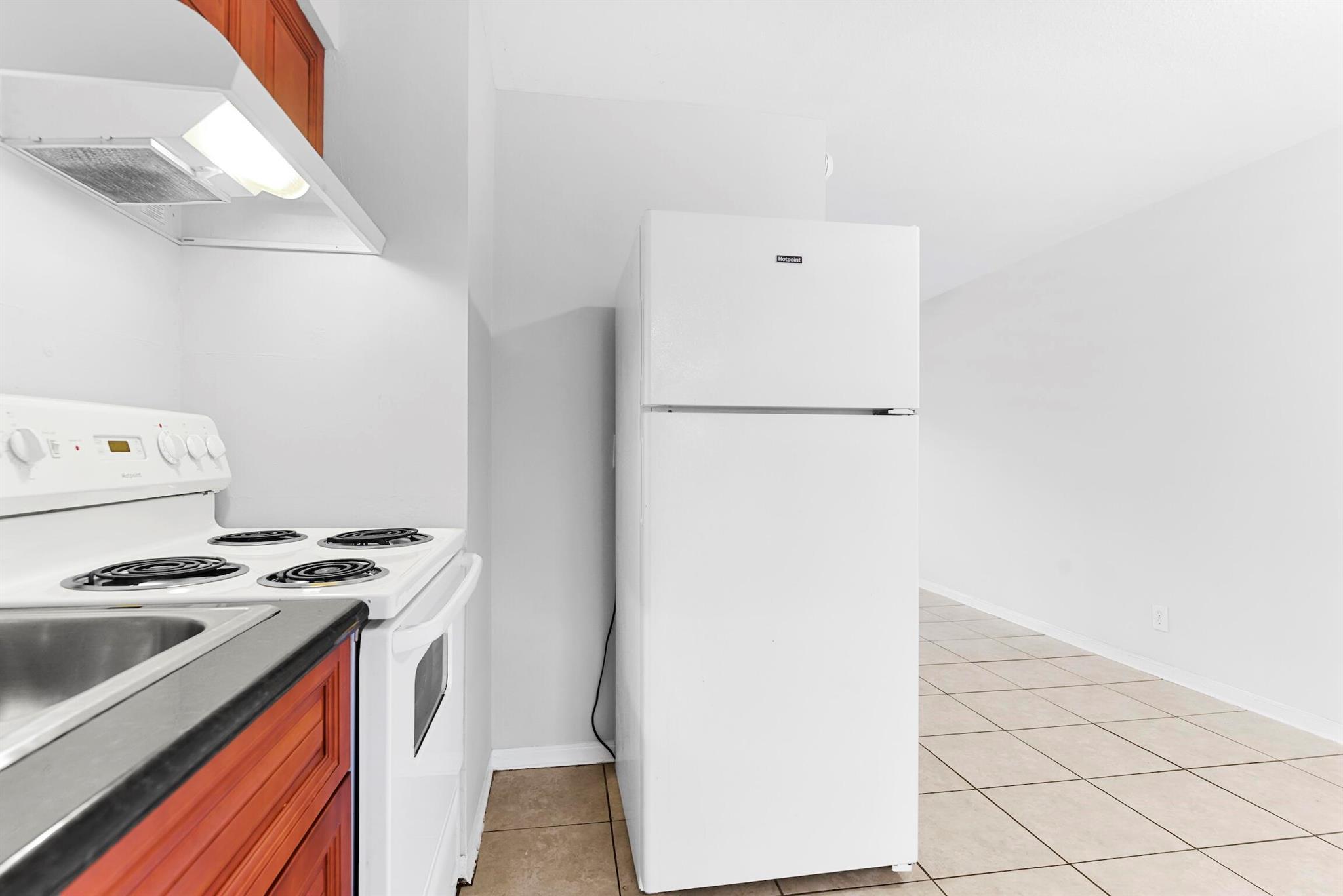 SEACREST ESTATES - Residential Lease