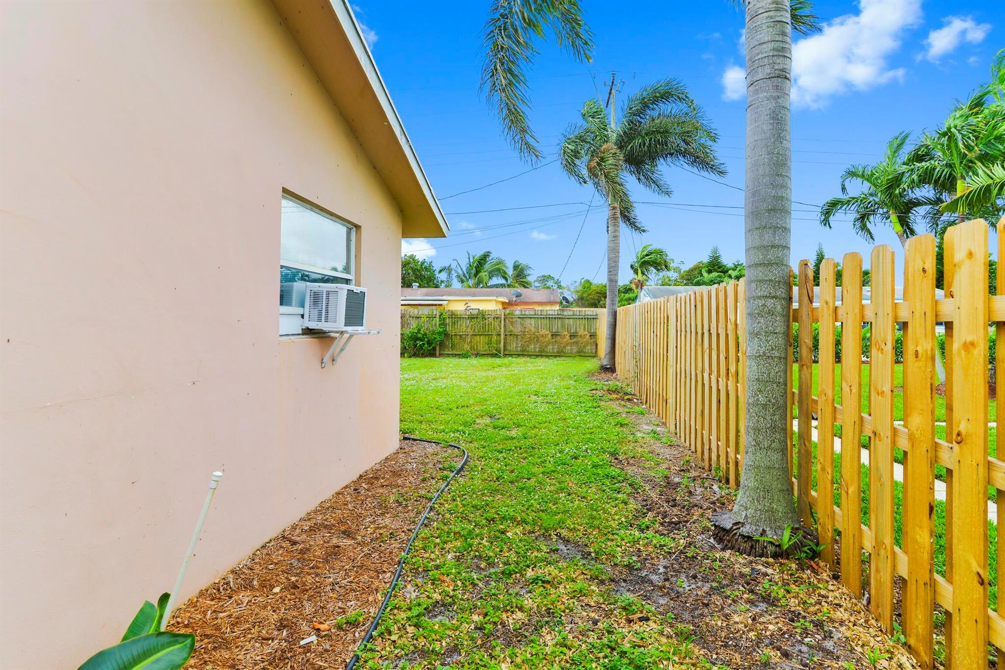 SEACREST ESTATES - Residential Lease