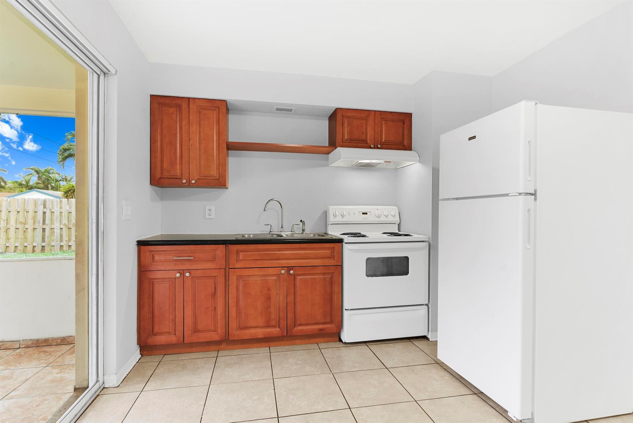 SEACREST ESTATES - Residential Lease