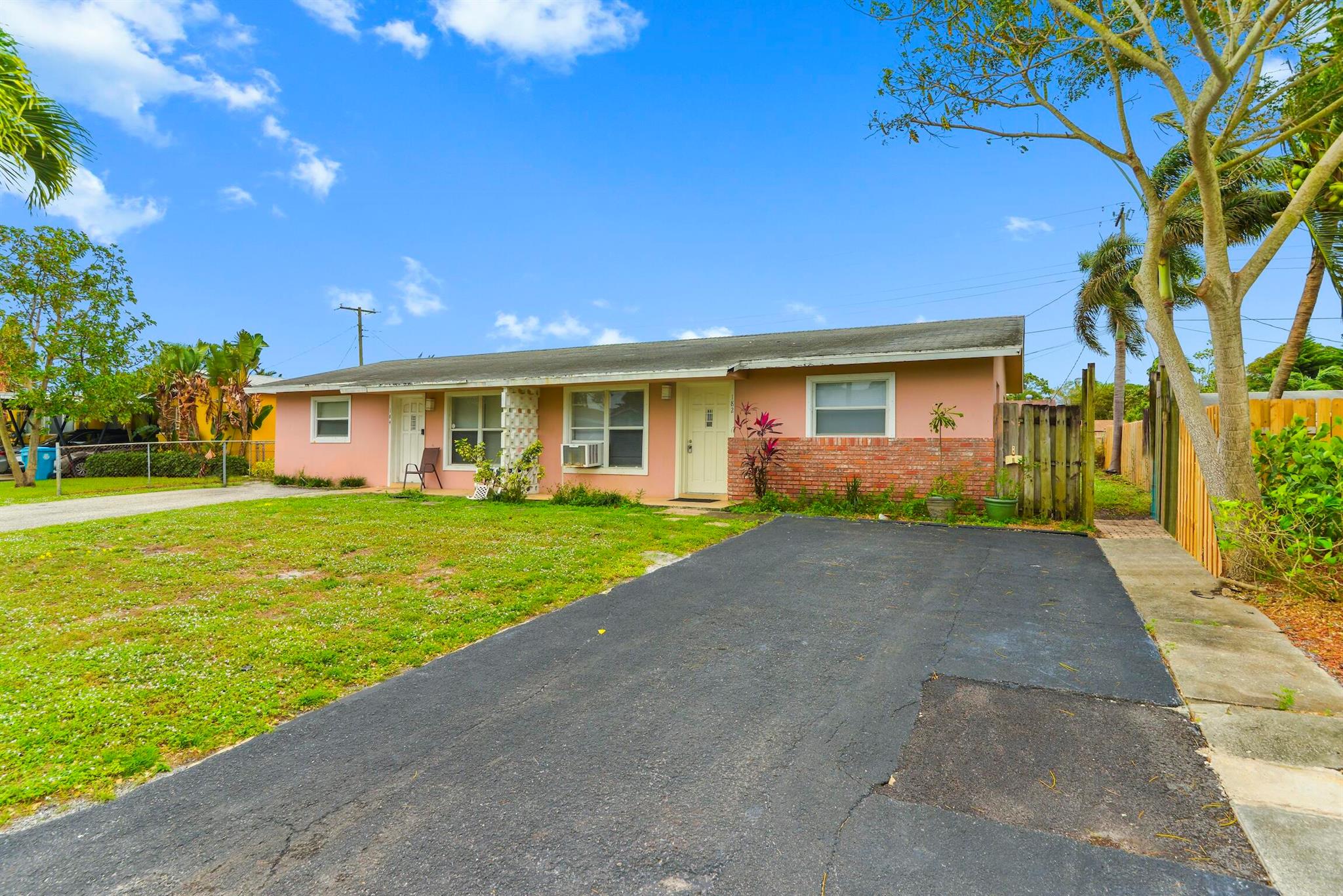 SEACREST ESTATES - Residential Lease