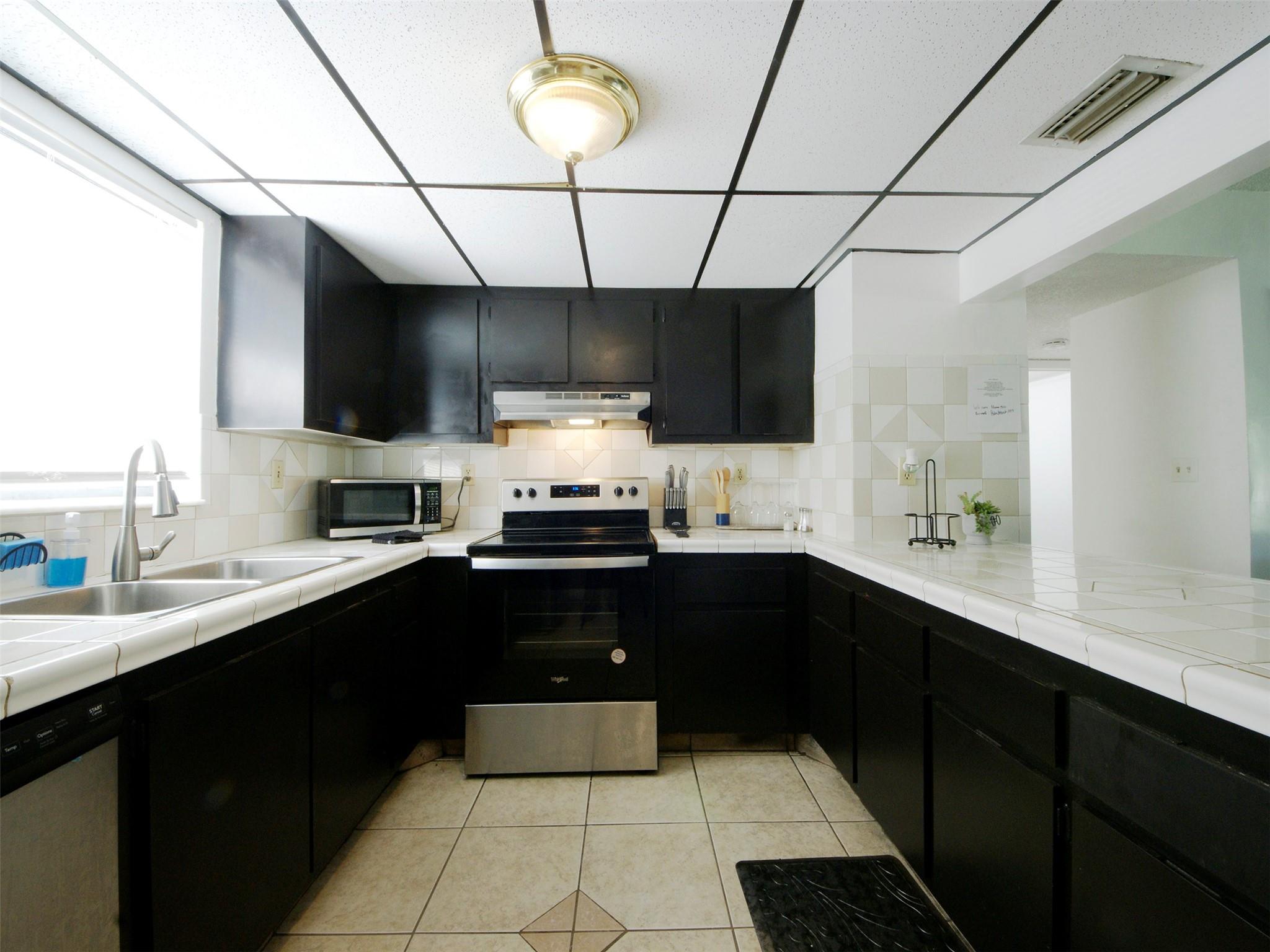 1920 N Congress Ave 105