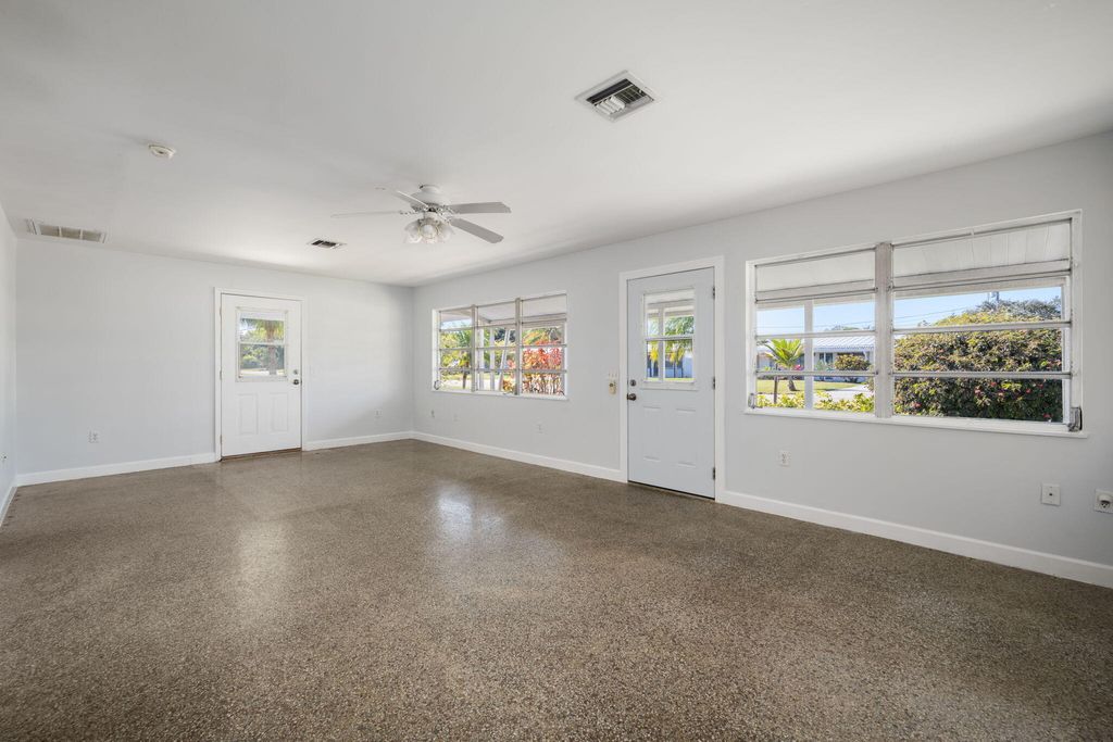 Photo of 1490 3rd Court, Vero Beach, FL 32960 (MLS # R11159871)