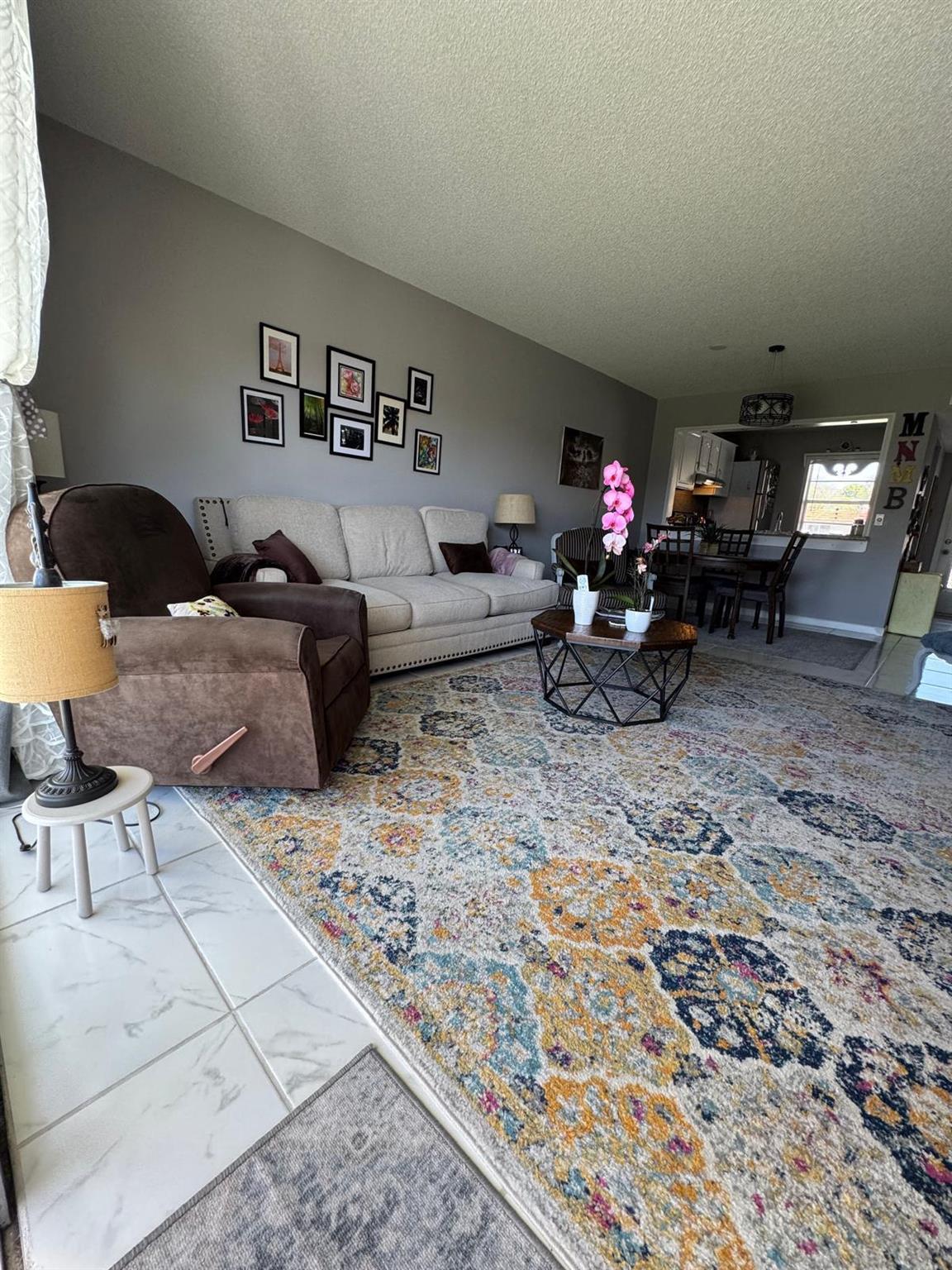 33 Abbey Lane 207