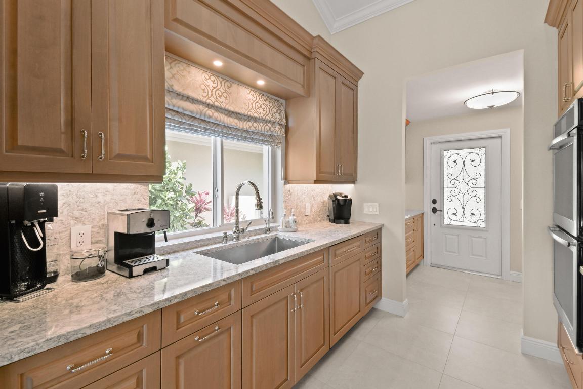 RIVER - Residential Lease