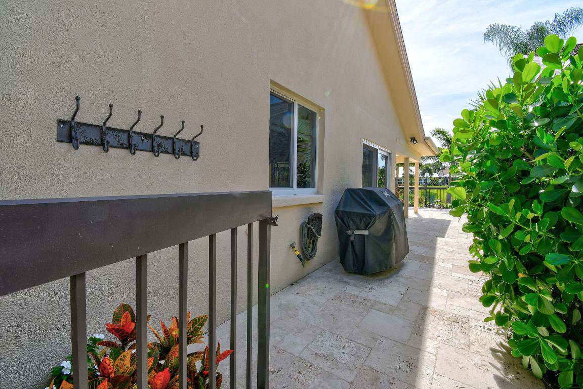 RIVER - Residential Lease