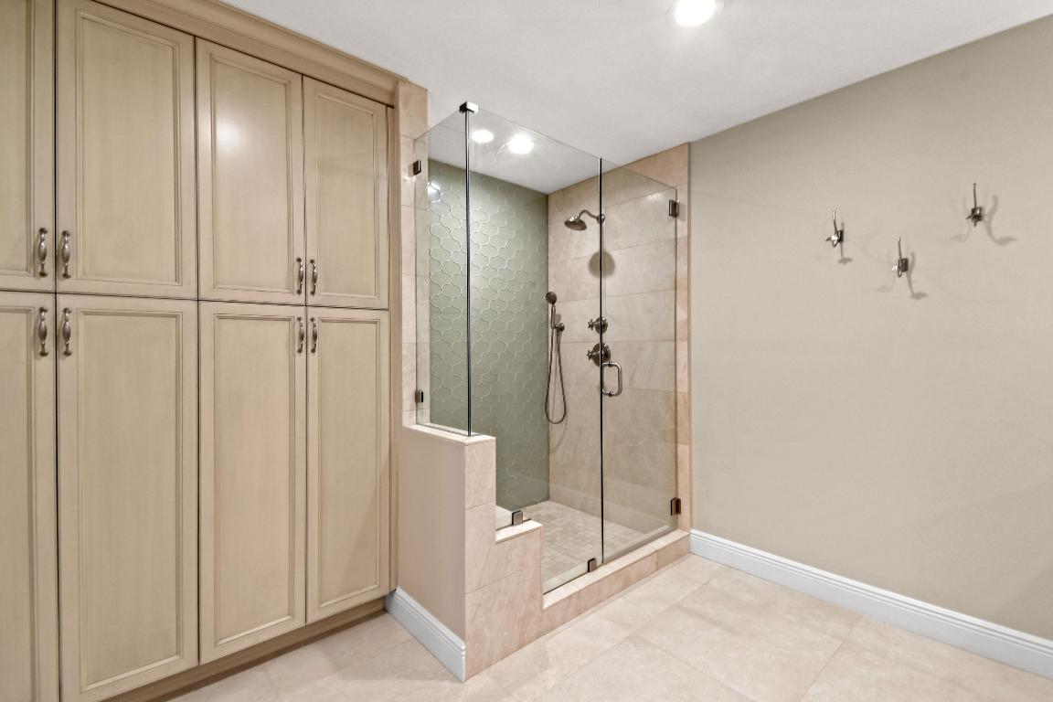 RIVER - Residential Lease