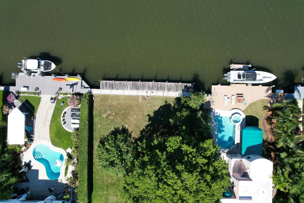 HOLLYWOOD LAKES SECTION - Land