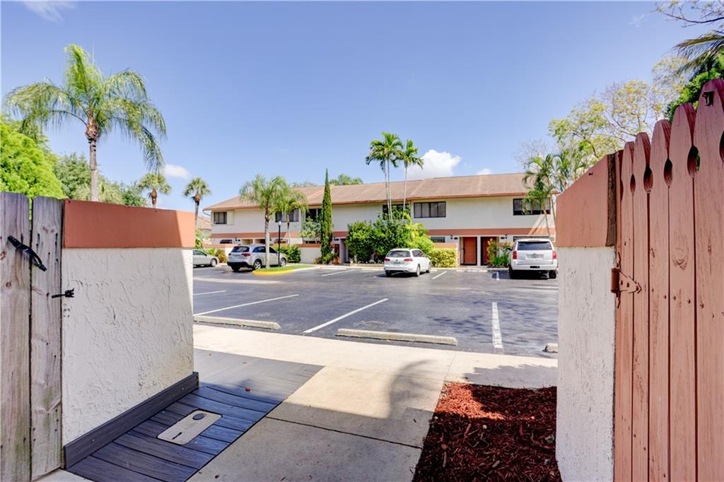 TOWNHOMES AT ORANGE DRIVE - Residential