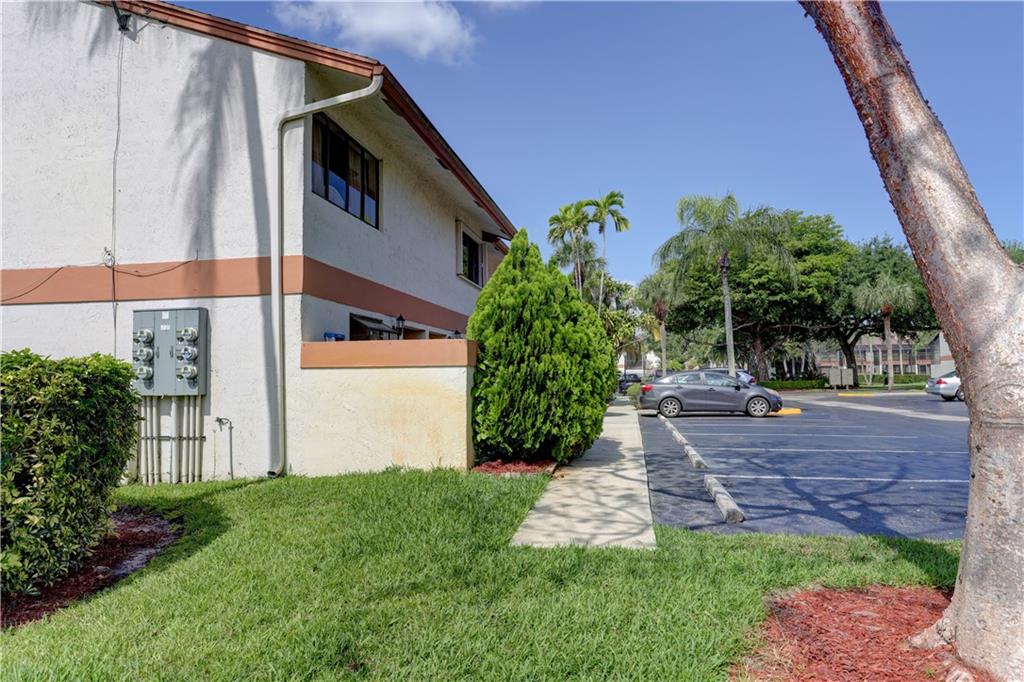 TOWNHOMES AT ORANGE DRIVE - Residential