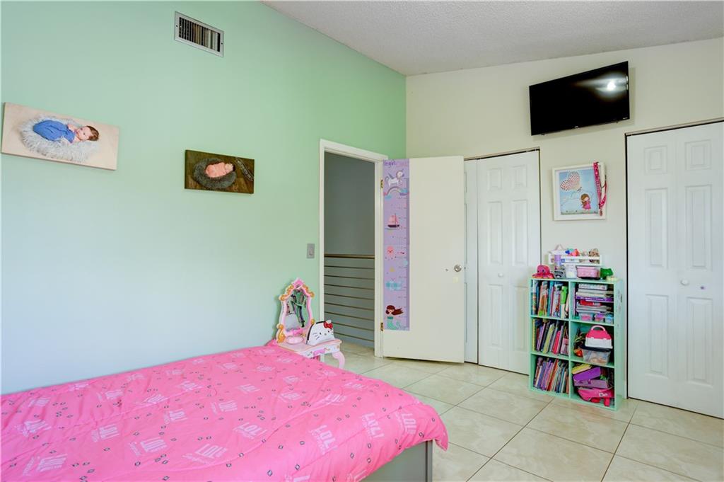 TOWNHOMES AT ORANGE DRIVE - Residential