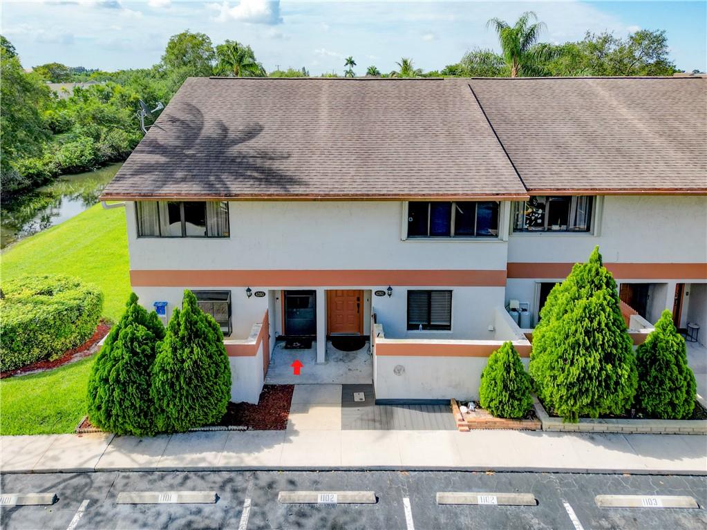 TOWNHOMES AT ORANGE DRIVE - Residential