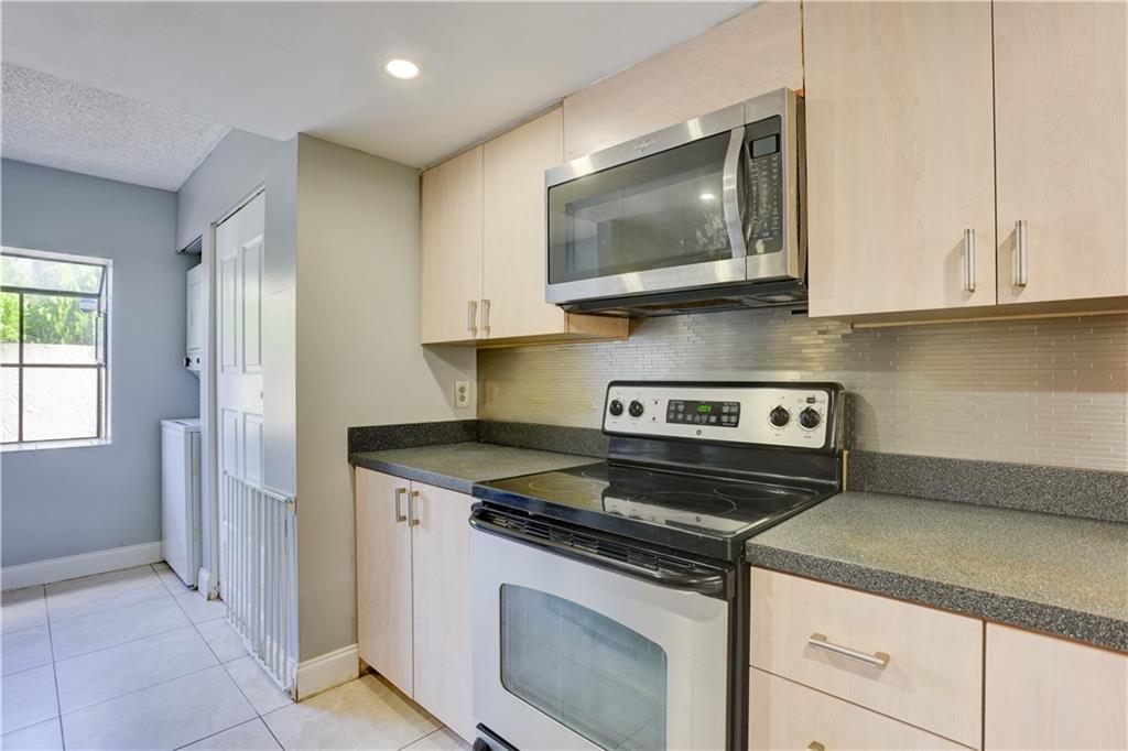 TOWNHOMES AT ORANGE DRIVE - Residential