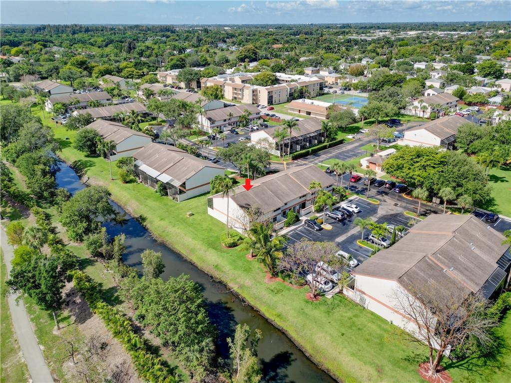 TOWNHOMES AT ORANGE DRIVE - Residential