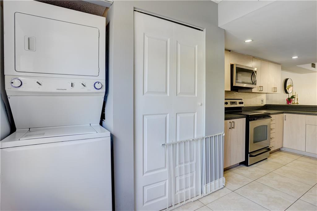 TOWNHOMES AT ORANGE DRIVE - Residential