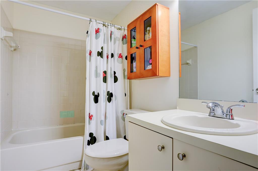 TOWNHOMES AT ORANGE DRIVE - Residential