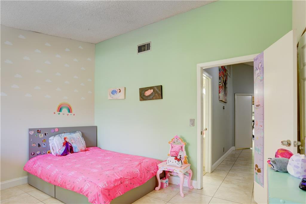 TOWNHOMES AT ORANGE DRIVE - Residential