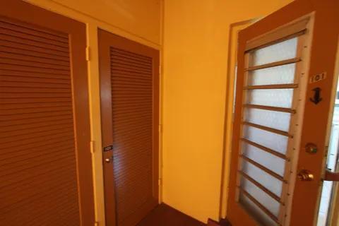 Very convenient unit close to I95, Federal Hwy, near shopping centers, restaurants. Unit on 1st floor, tile floors, window ac, impact windows. Storage closet. CAN NOT LEASE FOR THE FIRST YEAR