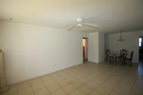 1050 E Sample Road Road E 101