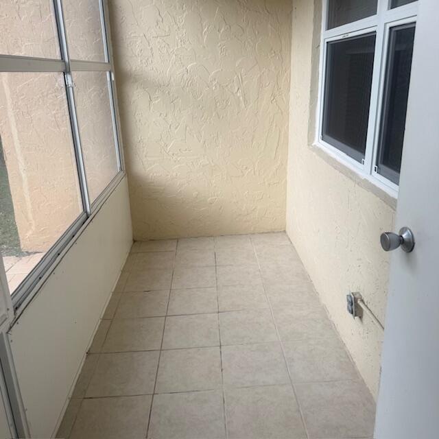 GOLDEN LAKES VILLAGE COND - Residential